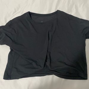 black crop lulu shirt